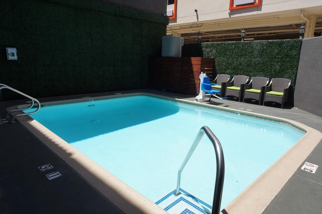 Blvd Hotel & Suites - Walking Distance To Hollywood Walk Of Fame (Adults Only) Los Angeles Exterior photo